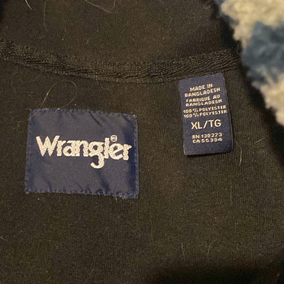 Wrangler Sherpa Pullover - Picture 2 of 3